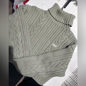 Kith turtle neck sweater, never worn without tag, excellent condition